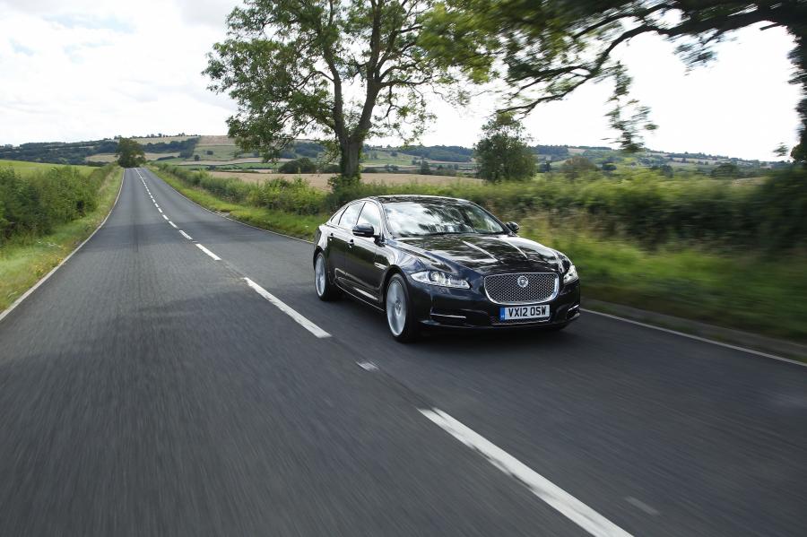  Jaguar XJ 2012 года  (UK) (фото 98 из 121)